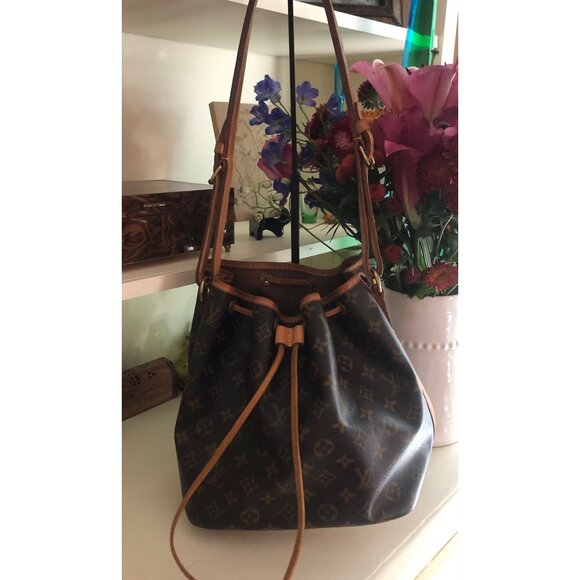 LOUIS VUITTON LV Monogram Petit Noe Shoulder Bag - Picture 2 of 16